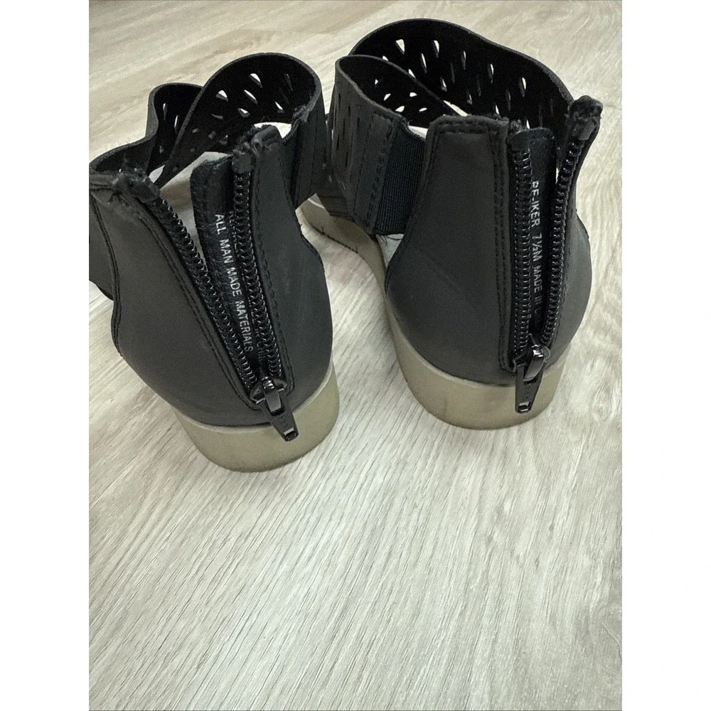 Baretraps Womens Black Cutout Wrap Crisscross Comfort Heel Zip Flat Sandals 7.5